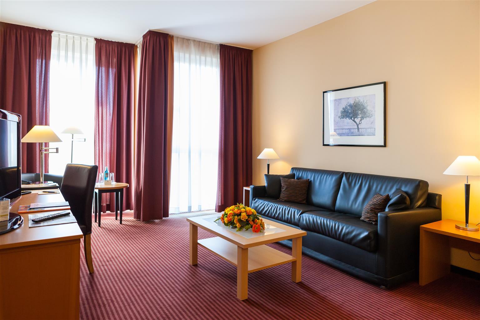 Plaza Premium 4* Cologne